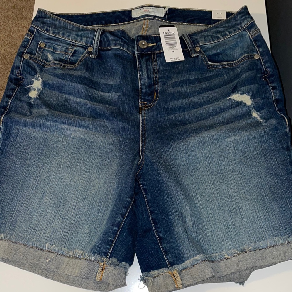 BNWT torrid denim shorts